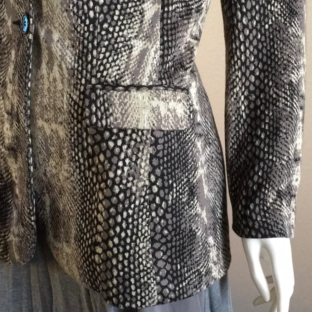 Python Print Black/ Gray Jacket - image 2